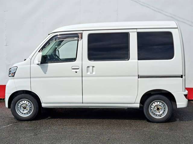 Daihatsu Hijet Cargo 11