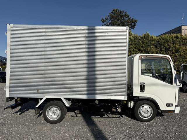 Isuzu Elf 6