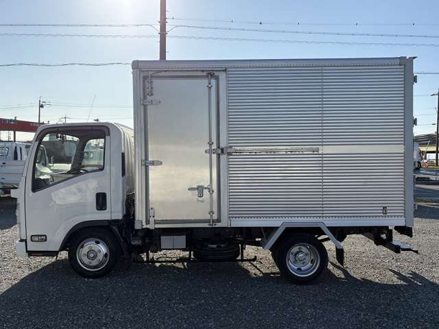 Isuzu Elf 7