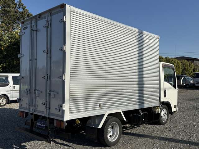 Isuzu Elf 8