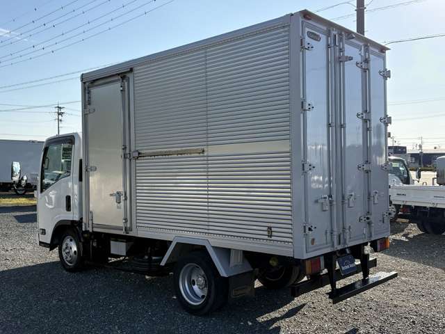 Isuzu Elf 9