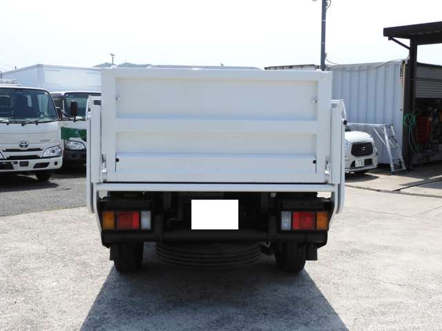 Isuzu Elf 7