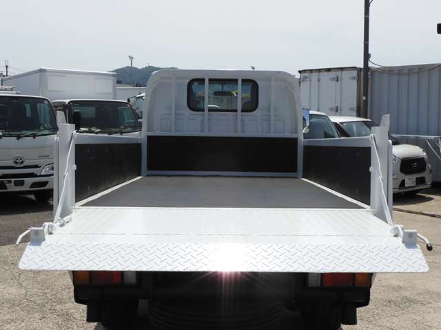 Isuzu Elf 9