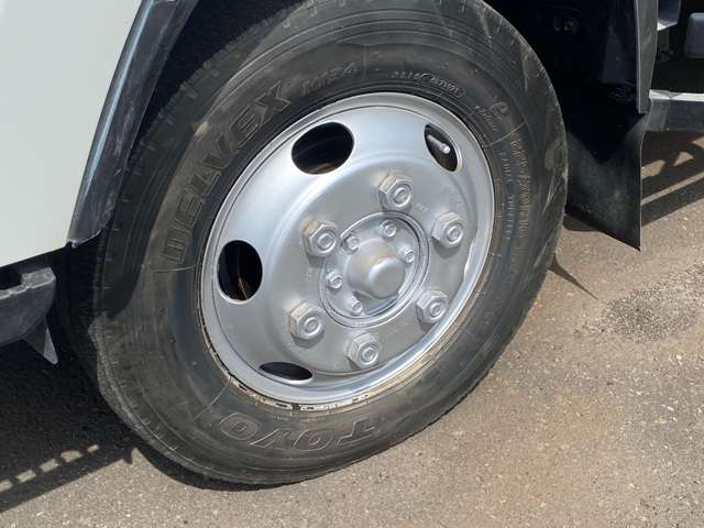 Isuzu Elf 6
