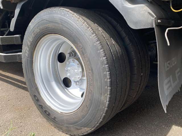 Isuzu Elf 9