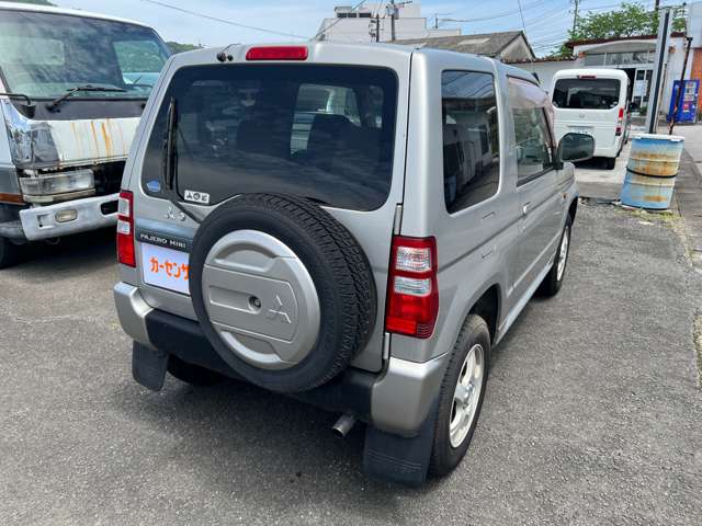 Mitsubishi Pajero Mini 4