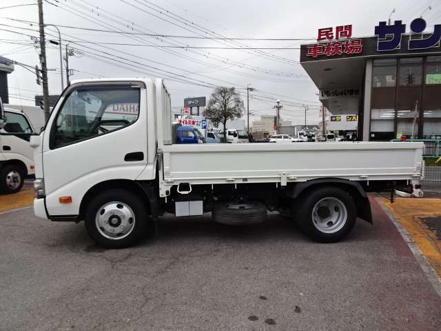 Hino Dutro 11