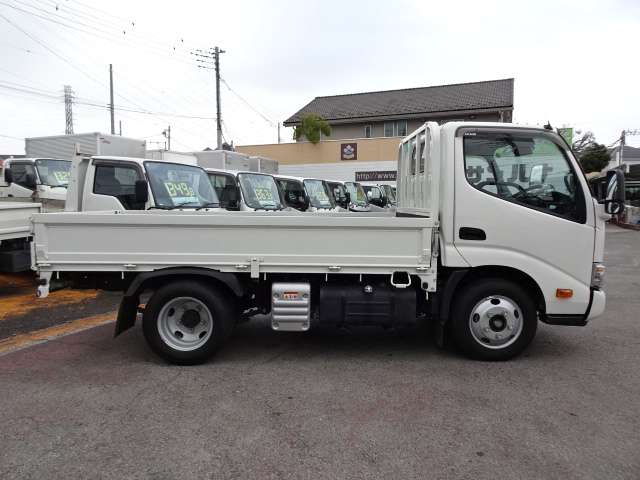 Hino Dutro 12