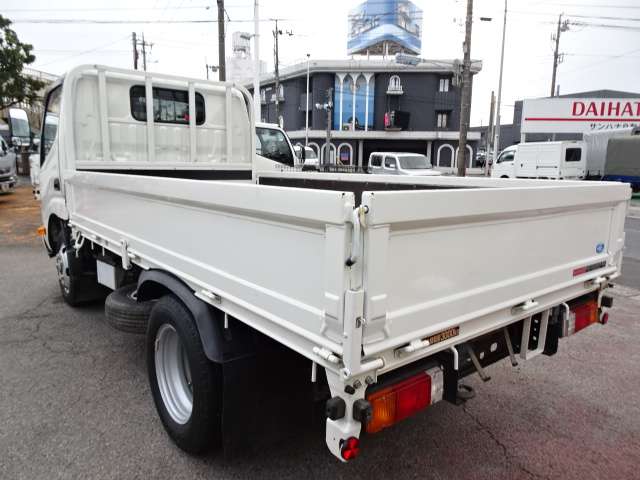 Hino Dutro 10