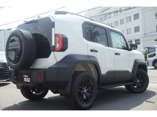 Toyota Land Cruiser FJ 7