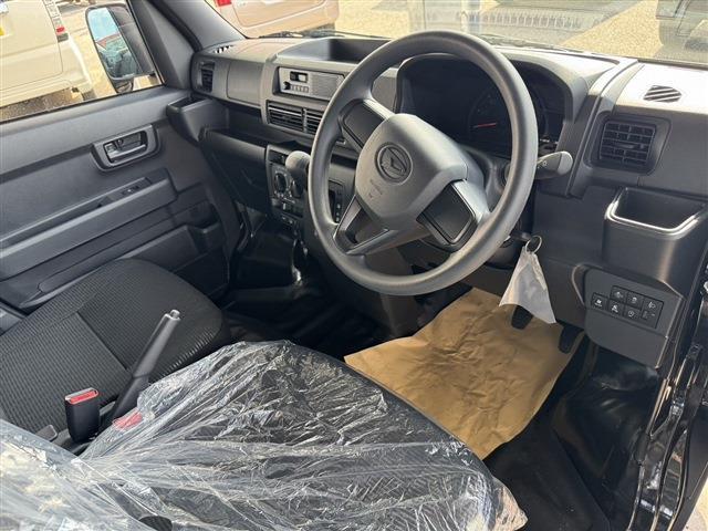 Daihatsu Hijet Cargo 12