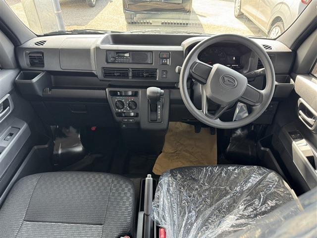 Daihatsu Hijet Cargo 8