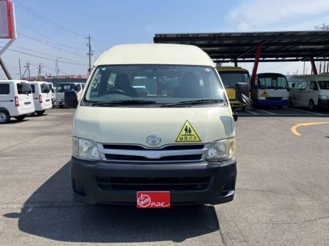 Toyota Hiace Commuter 5