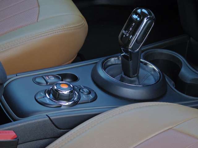 MINI Crossover 8