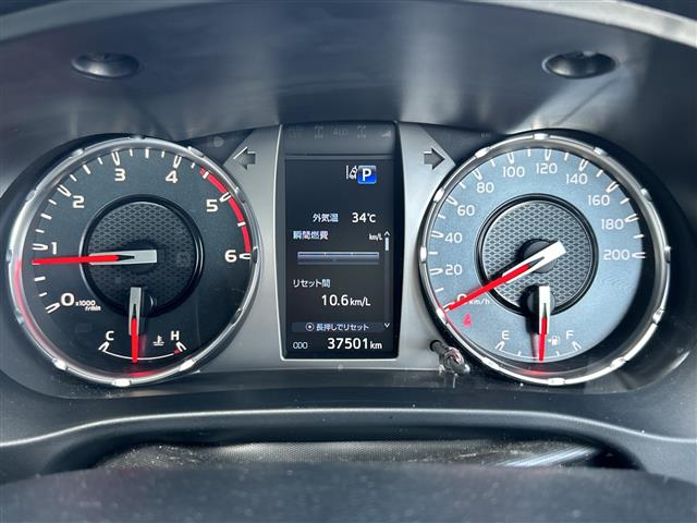 Toyota Hilux 8
