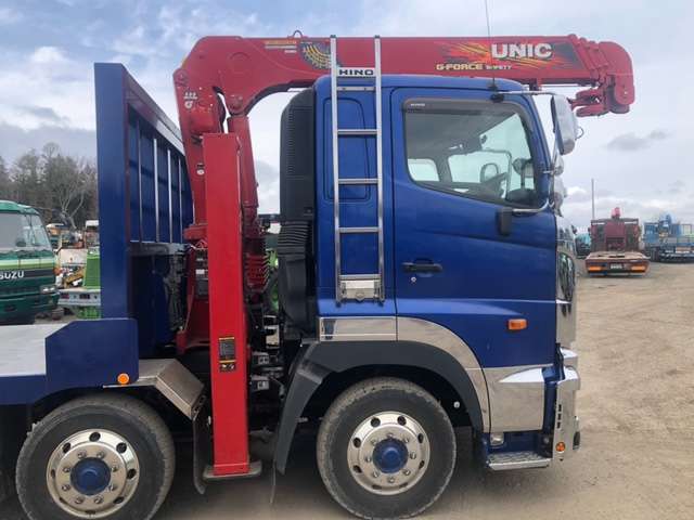Hino Profia 8