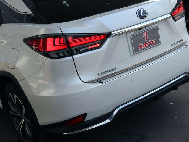 Lexus RX 9