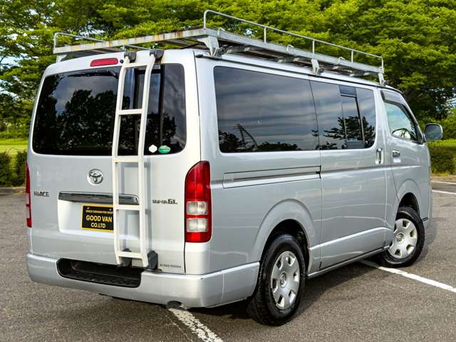 Toyota Hiace Van 2