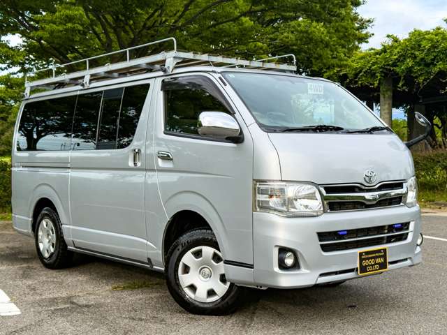 Toyota Hiace Van 3