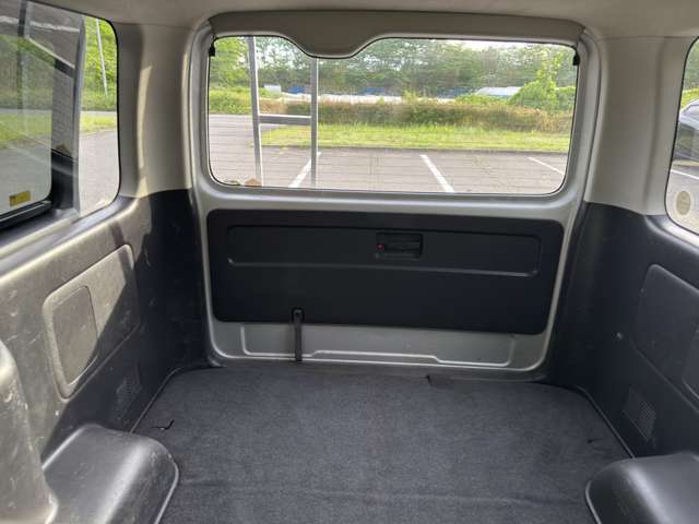 Toyota Hiace Van 9