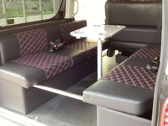 Toyota Hiace 2