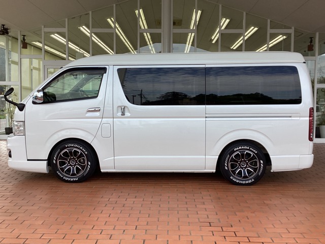 Toyota Hiace 9