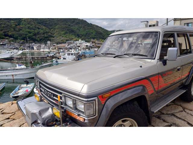 Toyota Land Cruiser 60 12