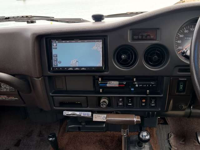 Toyota Land Cruiser 60 9