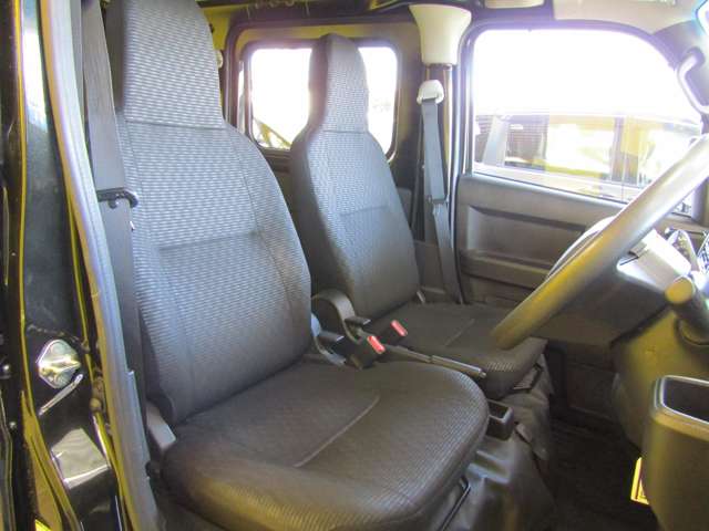 Daihatsu Hijet Cargo 6