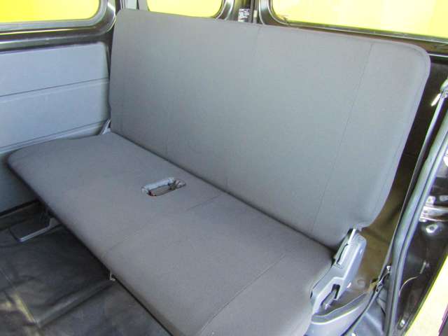 Daihatsu Hijet Cargo 8