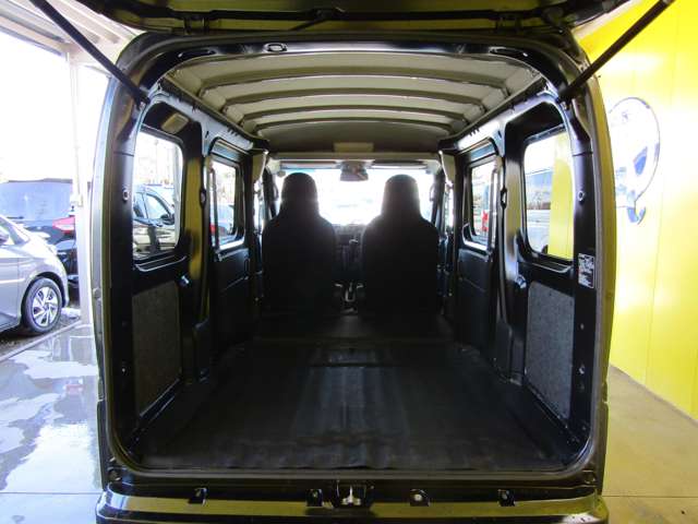 Daihatsu Hijet Cargo 10
