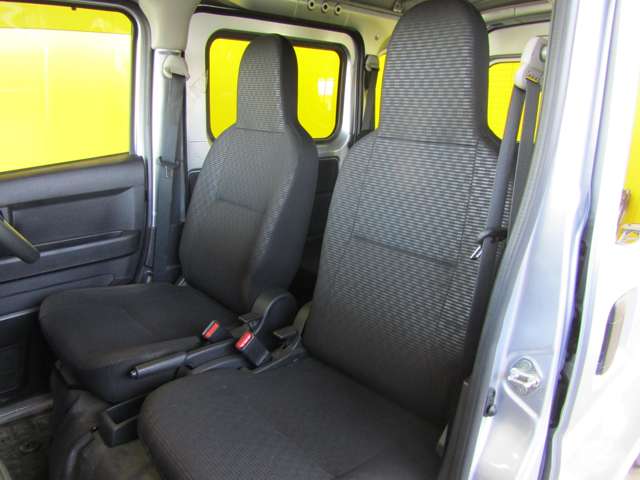 Daihatsu Hijet Cargo 7