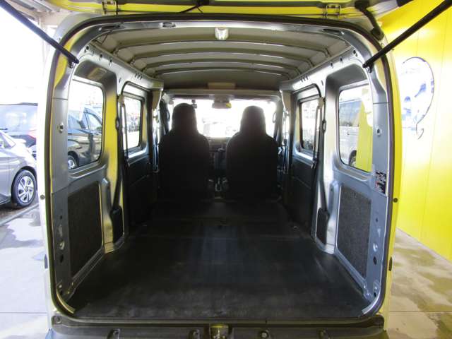 Daihatsu Hijet Cargo 10