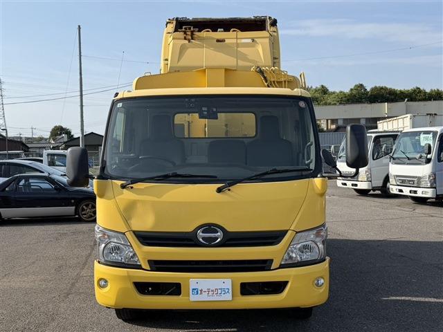 Hino Dutro 12