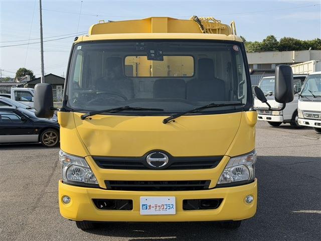 Hino Dutro 3