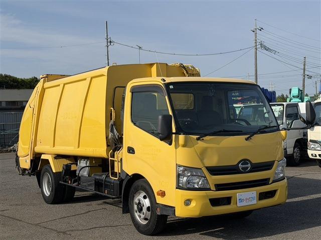 Hino Dutro 4