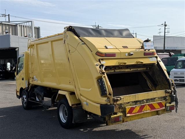 Hino Dutro 8