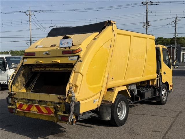 Hino Dutro 10