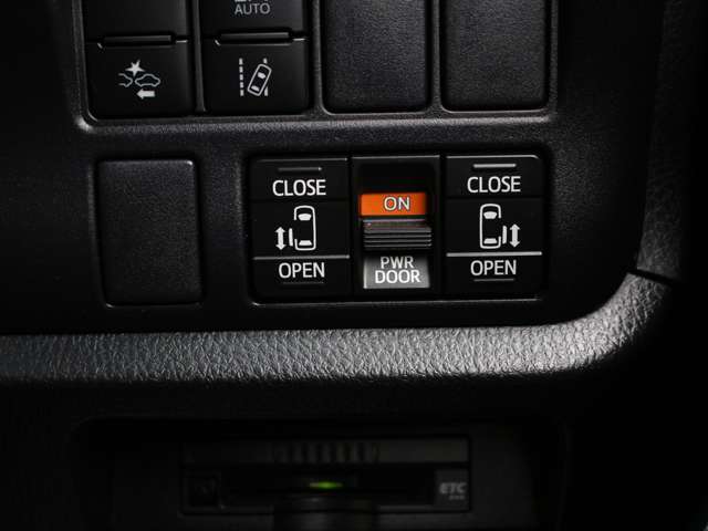 Toyota Voxy 5
