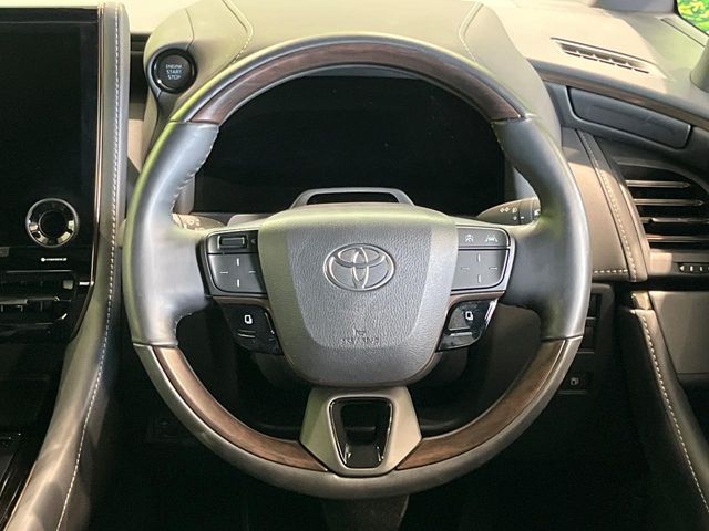 Toyota Alphard 12