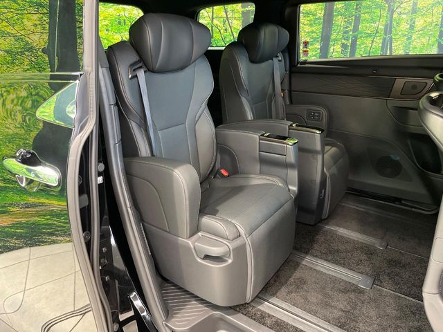 Toyota Alphard 9