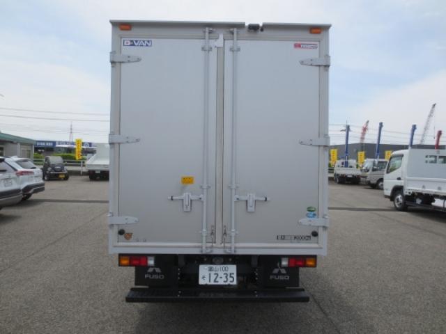 Mitsubishi Fuso Canter 7