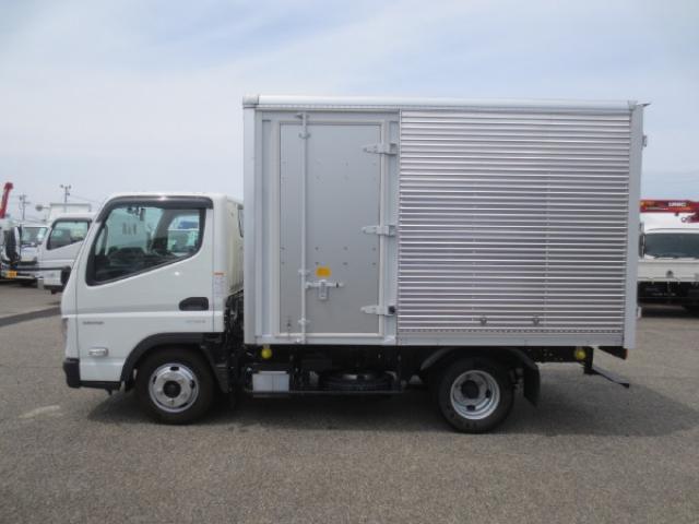 Mitsubishi Fuso Canter 9