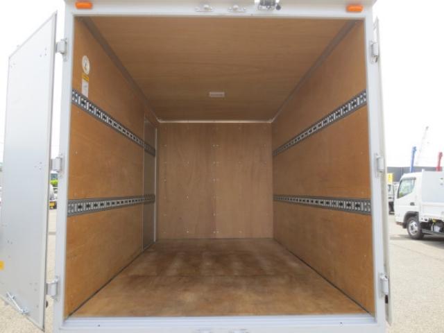Mitsubishi Fuso Canter 10