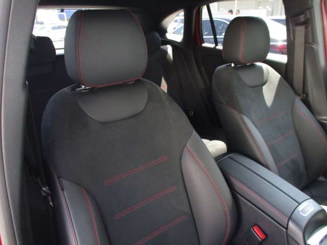 Mercedes-Benz GLA-Class 11