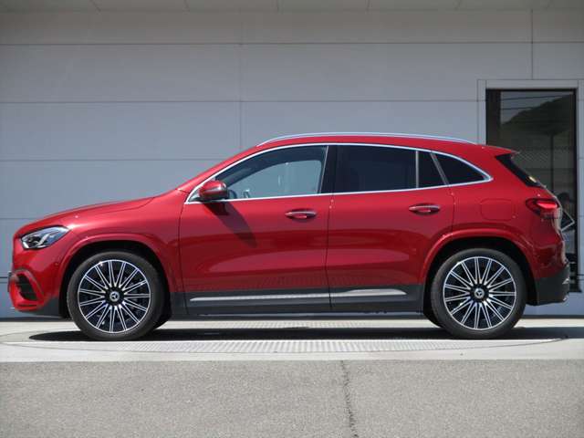 Mercedes-Benz GLA-Class 4