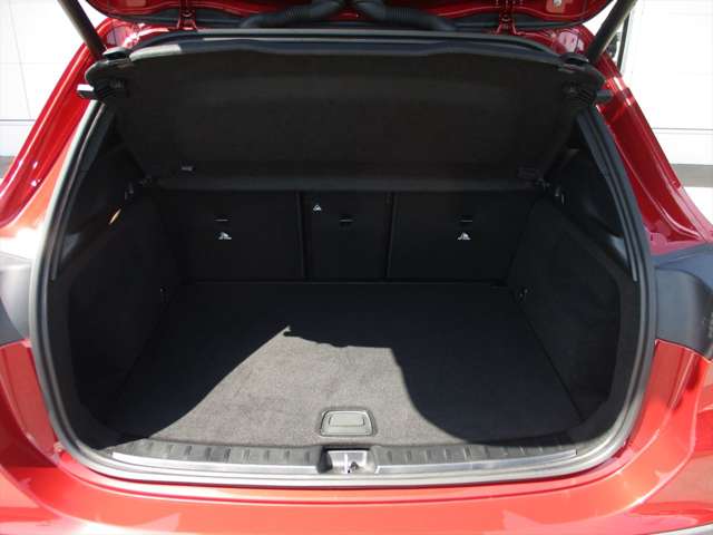 Mercedes-Benz GLA-Class 8