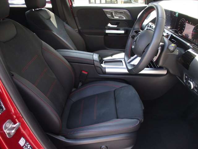 Mercedes-Benz GLA-Class 10