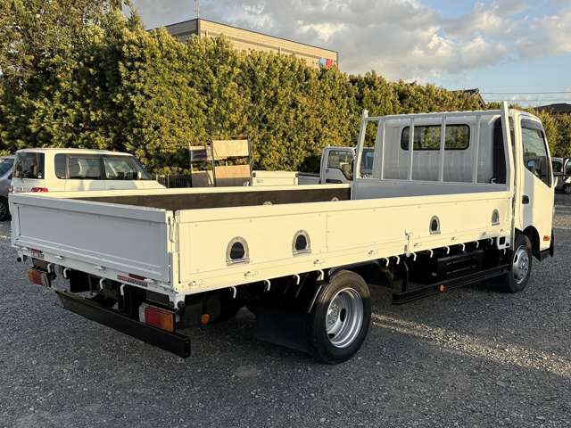 Hino Dutro 8