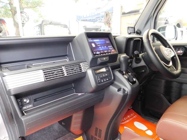 Honda N-VAN 8